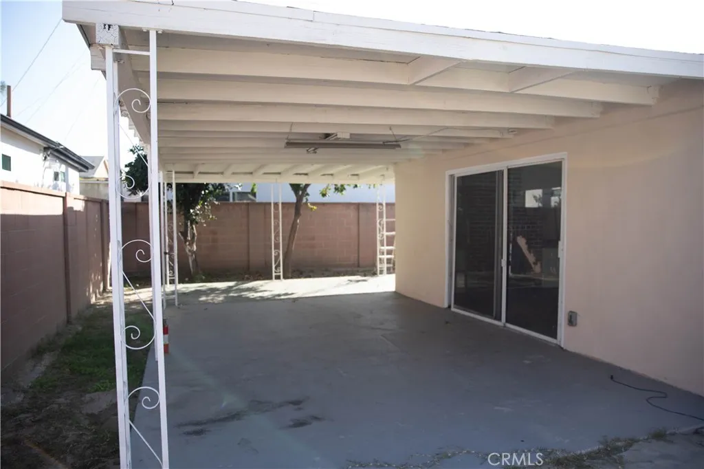 9726 Kauffman Avenue, South Gate, California 91355 home-pic-32