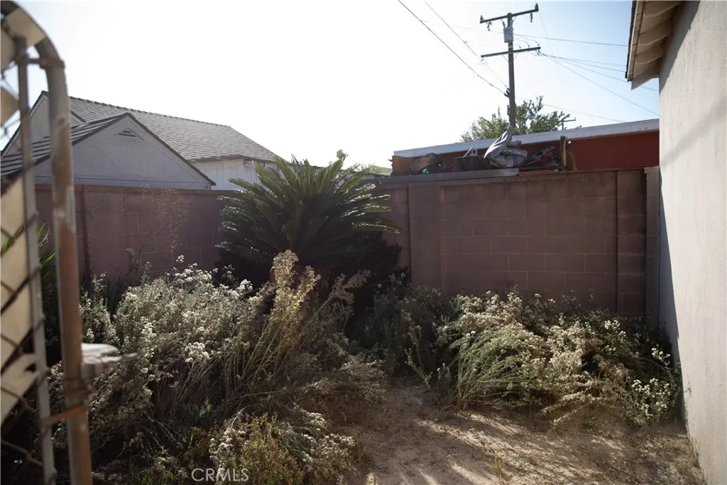9726 Kauffman Avenue, South Gate, California 91355 home-pic-42
