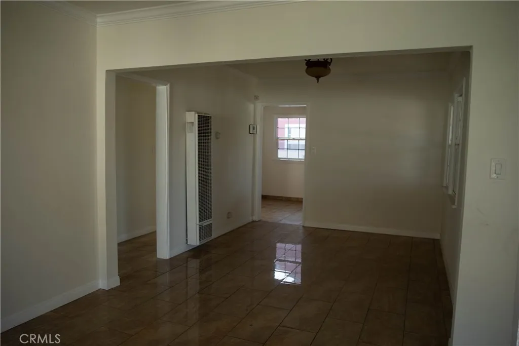9726 Kauffman Avenue, South Gate, California 91355 home-pic-15