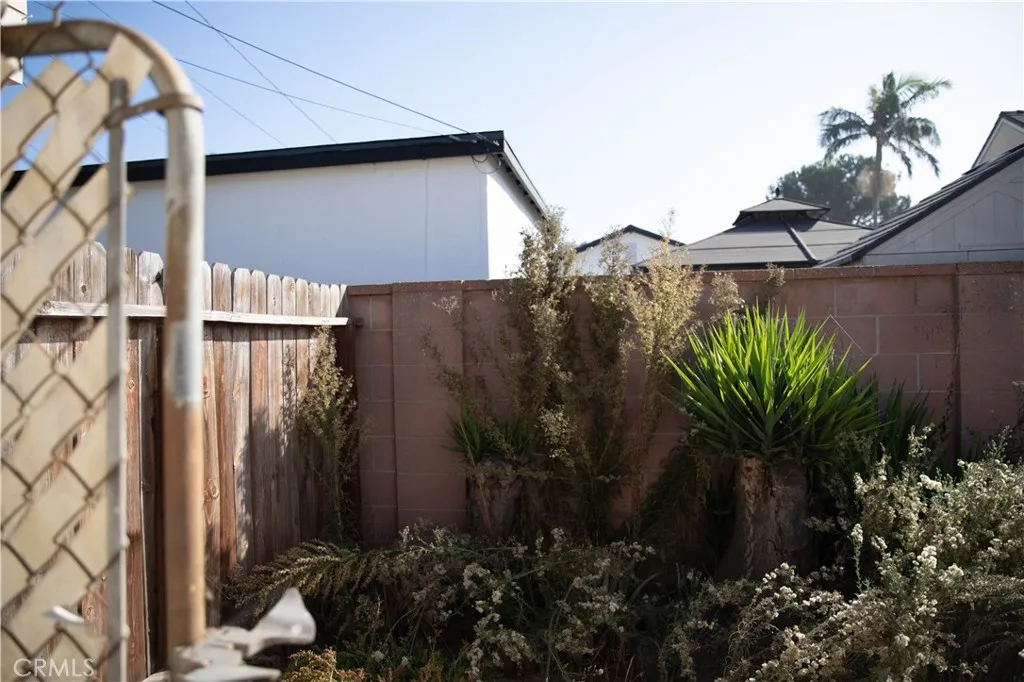 9726 Kauffman Avenue, South Gate, California 91355 home-pic-43