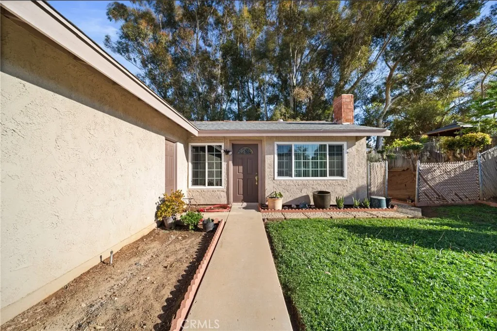 2313 Mesquite, Corona, California 92882 home-pic-4