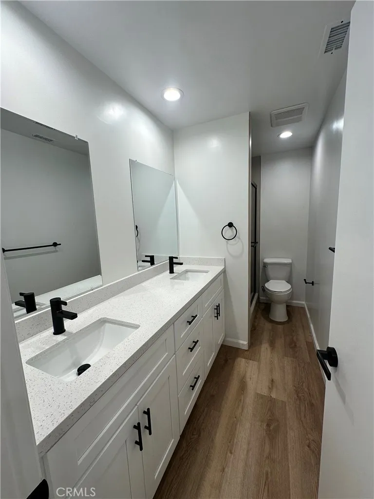 1303 W 163rd St, Gardena, California 90247 home-pic-17