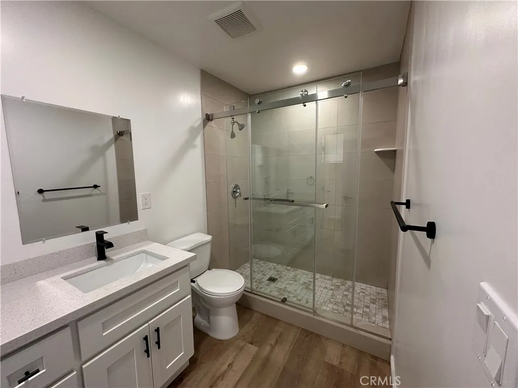 1303 W 163rd St, Gardena, California 90247 home-pic-5