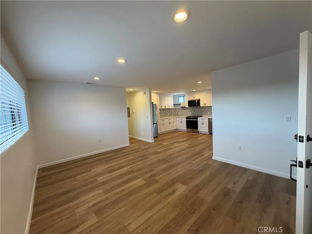 1303 W 163rd St, Gardena, California 90247 home-pic-12