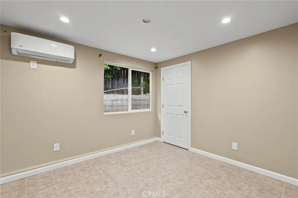 13191 13189 Herron Street, Sylmar, California 91342 home-pic-9