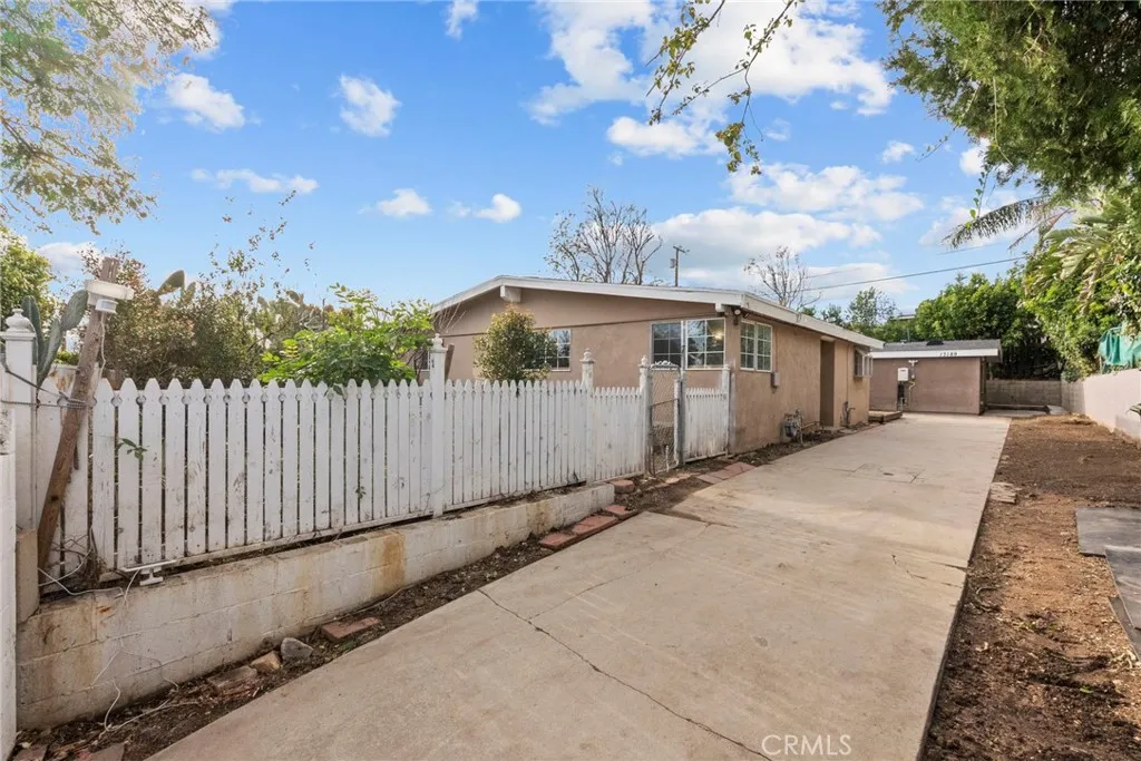 13191 13189 Herron Street, Sylmar, California 91342 home-pic-2
