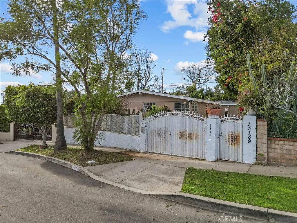 13191 13189 Herron Street, Sylmar, California 91342 home-pic-36