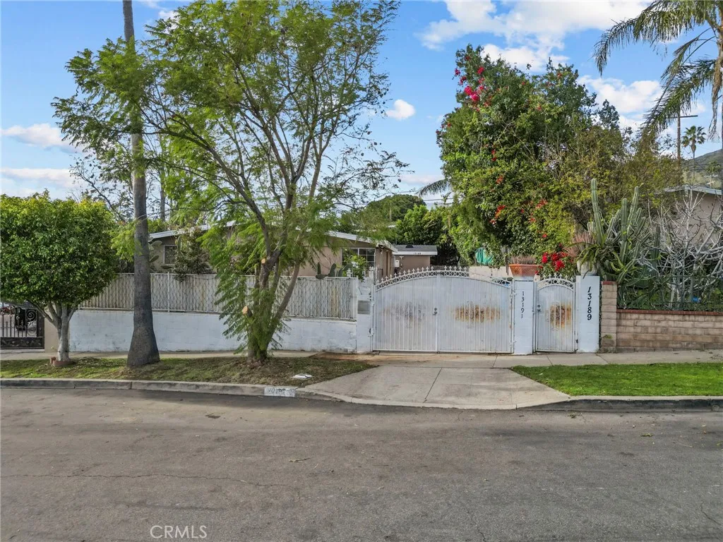 13191 13189 Herron Street, Sylmar, California 91342 home-pic-1