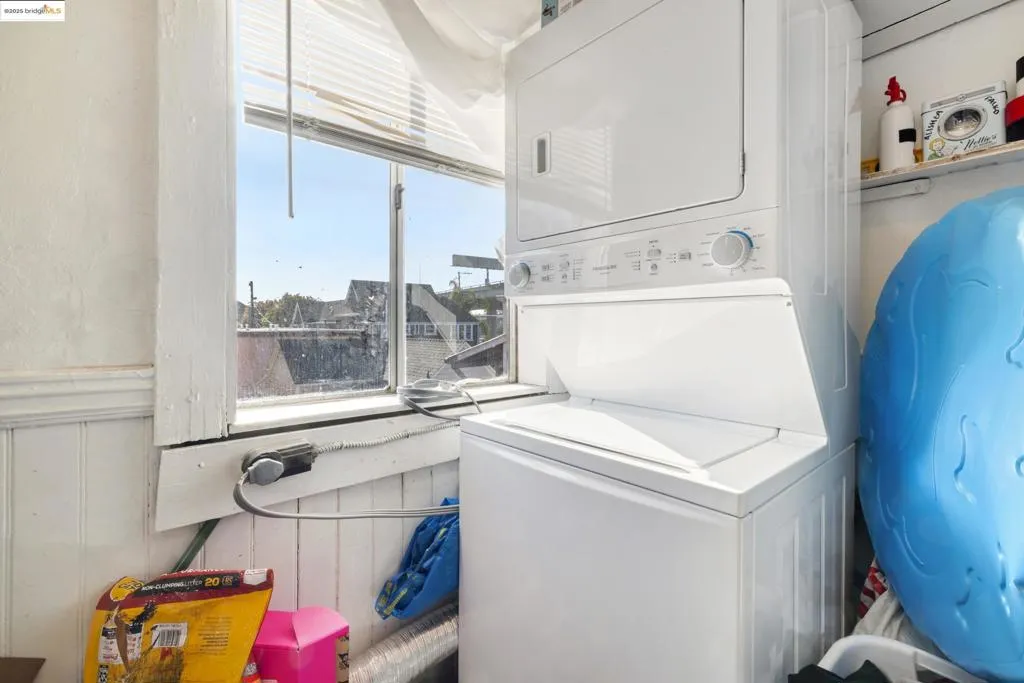 553 34th St, Oakland, California 94609 home-pic-19