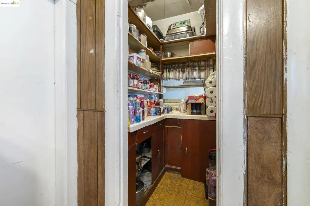 553 34th St, Oakland, California 94609 home-pic-30