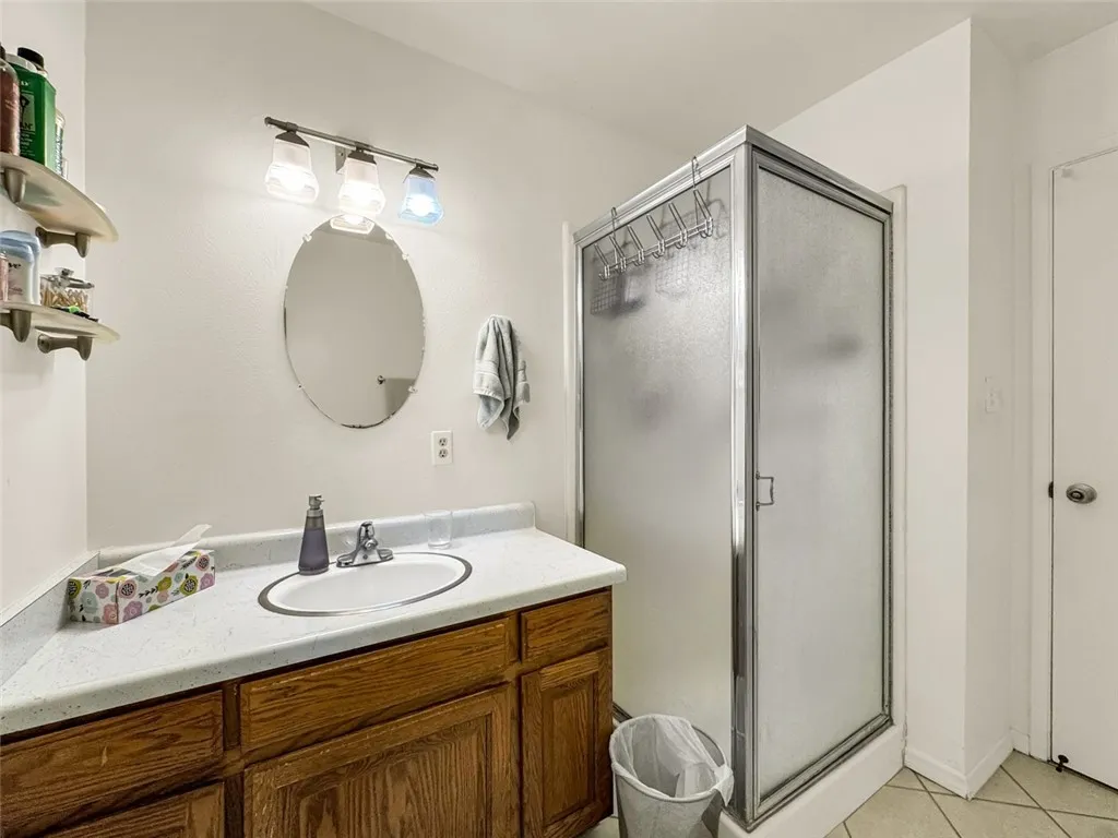 10415 Valley View Avenue, Whittier, California 90604 home-pic-14