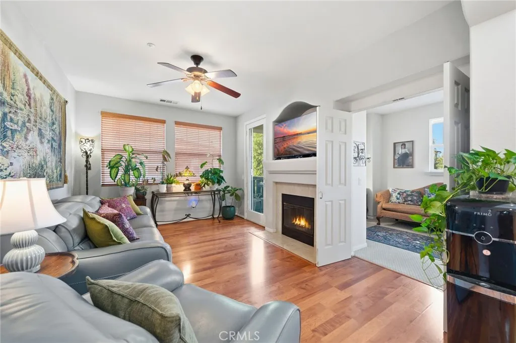 24731 Valleywalk Street 5, Murrieta, California 92562 home-pic-6