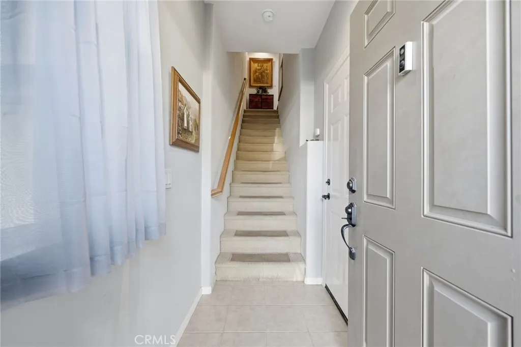 24731 Valleywalk Street 5, Murrieta, California 92562 home-pic-2