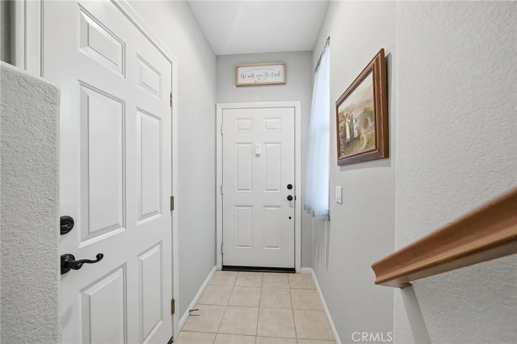 24731 Valleywalk Street 5, Murrieta, California 92562 home-pic-3