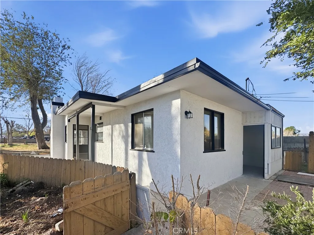 41809 22nd St W, Palmdale, California 93551 home-pic-34
