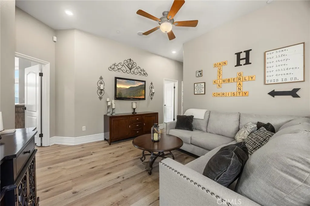 3871 Crest, Yorba Linda, California 92886 home-pic-33