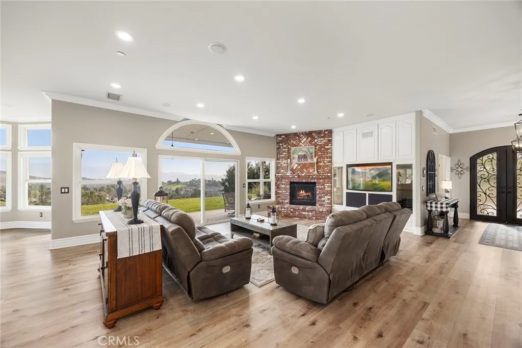 3871 Crest, Yorba Linda, California 92886 home-pic-15