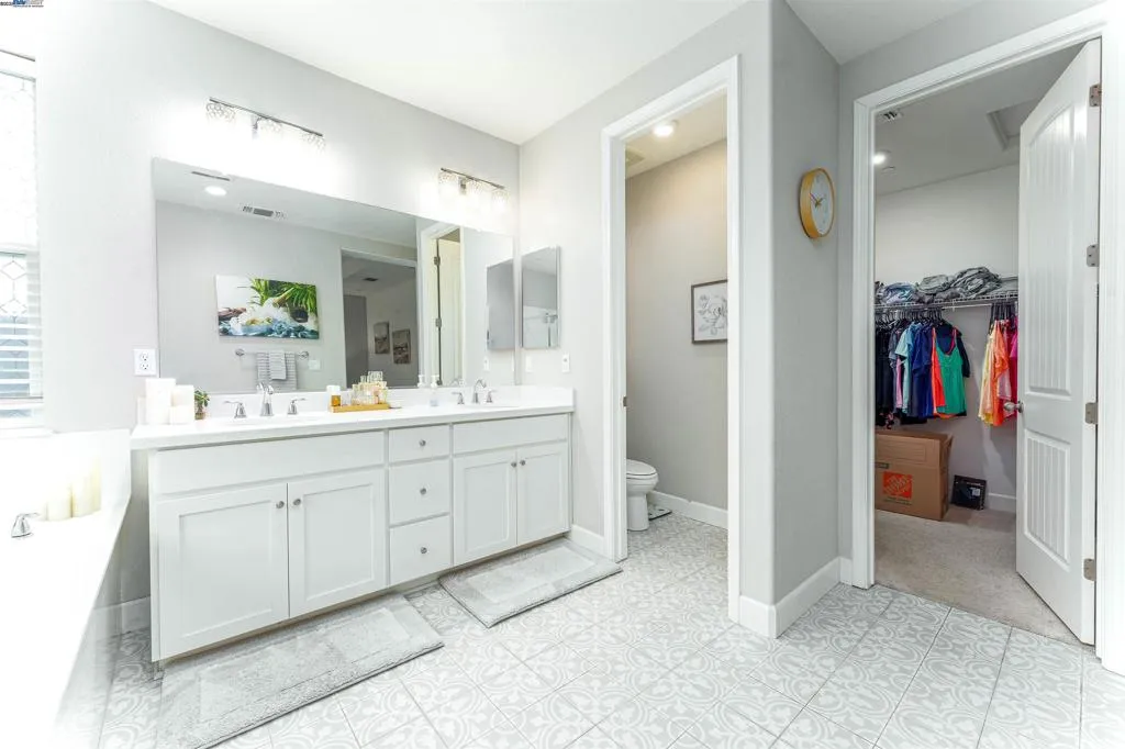 353 Barn Dance Way, Oakley, California 94561 home-pic-27