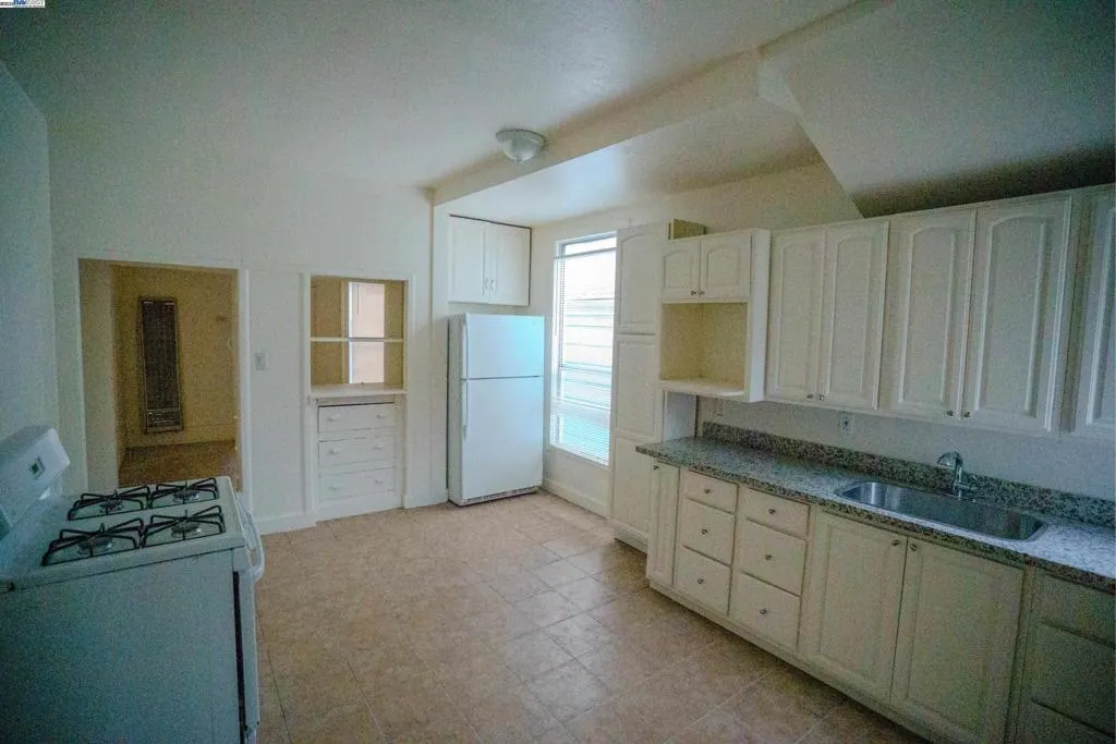 866 Isabella St, Oakland, California 94607 home-pic-13