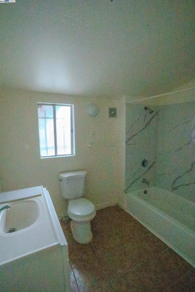 866 Isabella St, Oakland, California 94607 home-pic-7