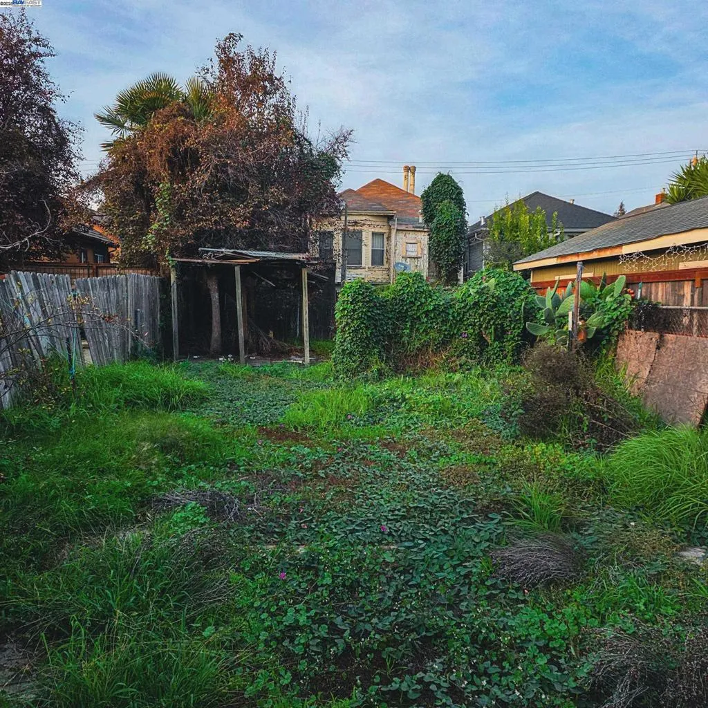 866 Isabella St, Oakland, California 94607 home-pic-16