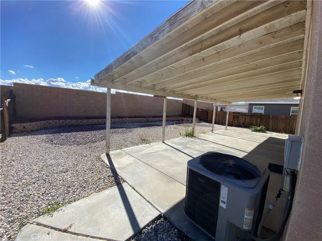 11971 Pepperwood, Victorville, California 92392 home-pic-9