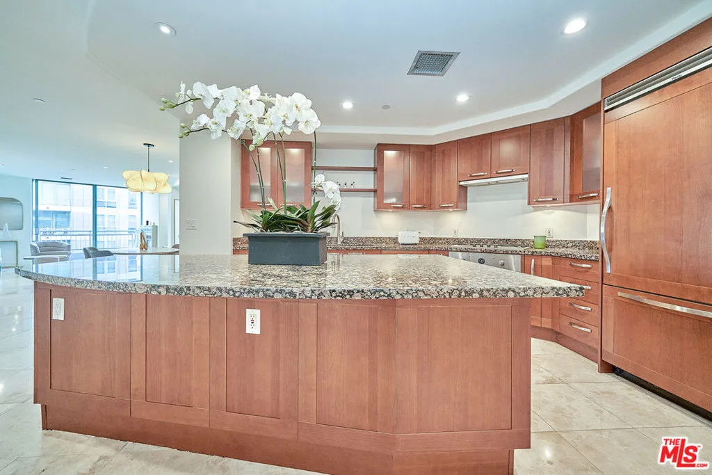 5072 Scholarship 505d, Irvine, California 92612 home-pic-3