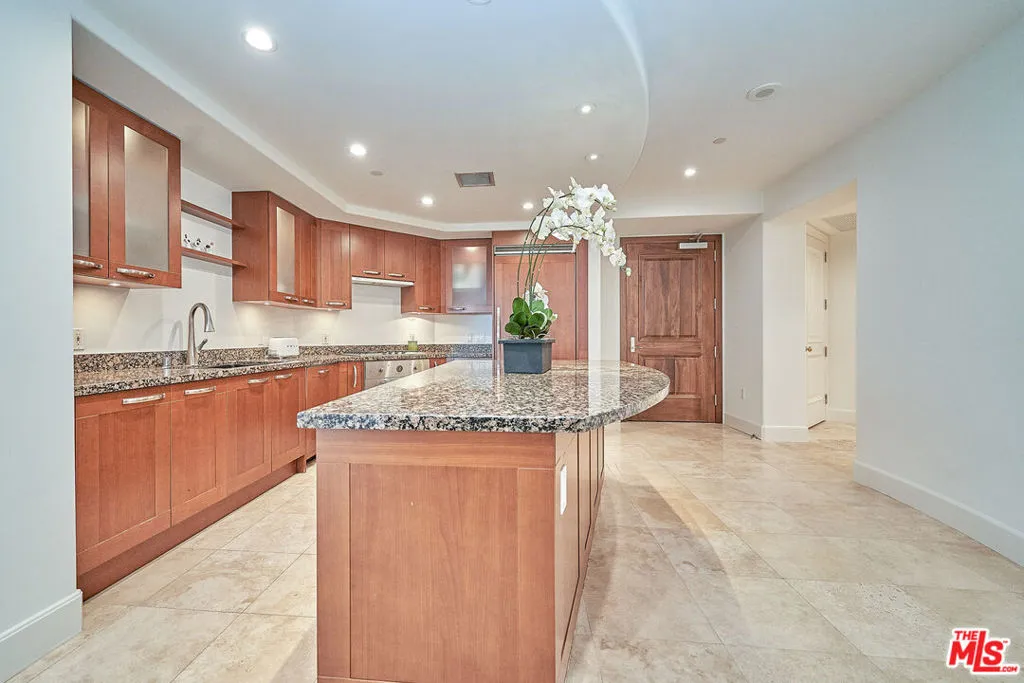 5072 Scholarship 505d, Irvine, California 92612 home-pic-5