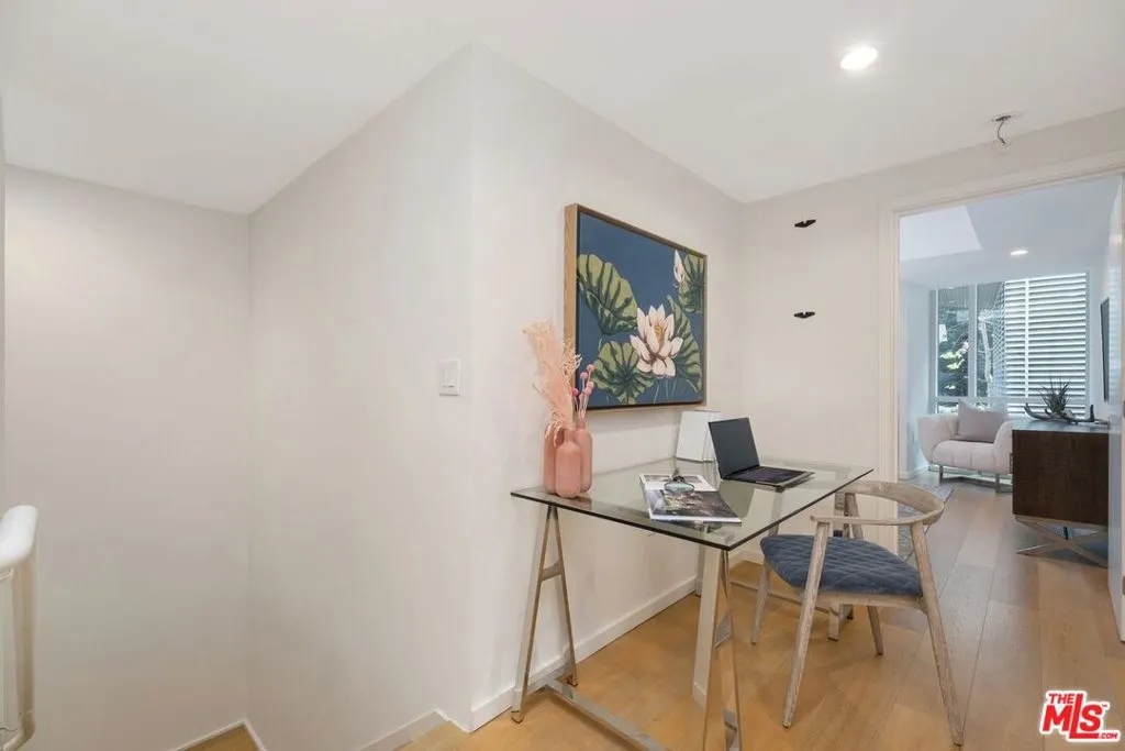 1705 Ocean Ave, Santa Monica, California 90401 home-pic-18
