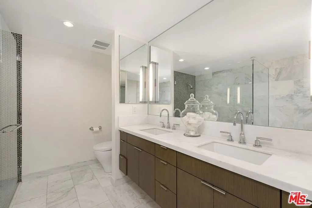 1705 Ocean Ave, Santa Monica, California 90401 home-pic-21