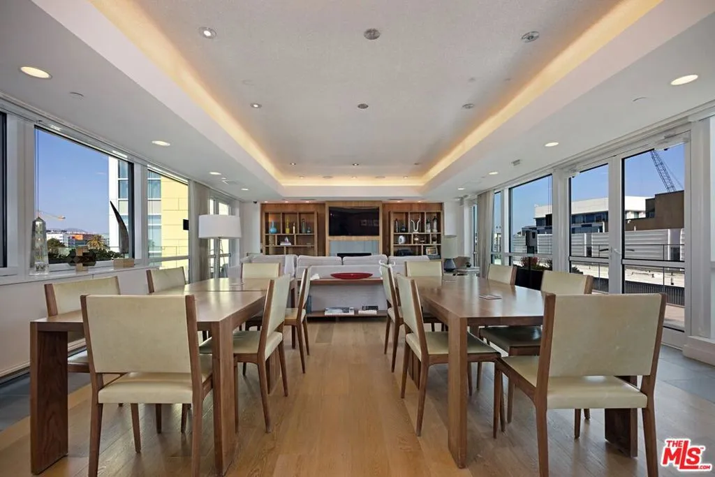 1705 Ocean Ave, Santa Monica, California 90401 home-pic-39