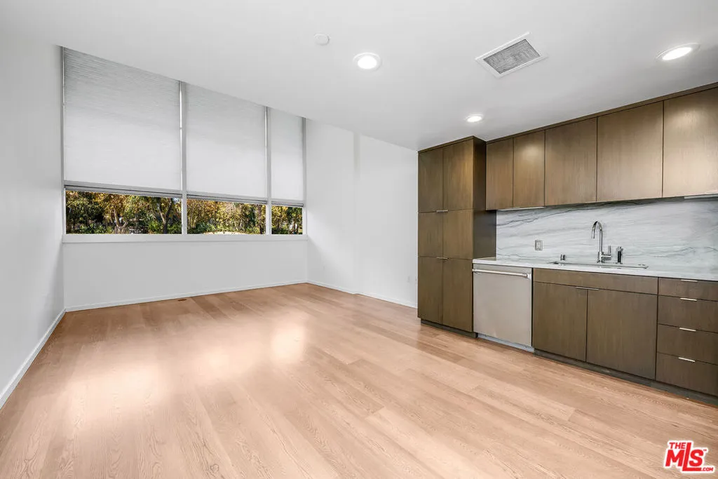 1705 Ocean Ave, Santa Monica, California 90401 home-pic-48