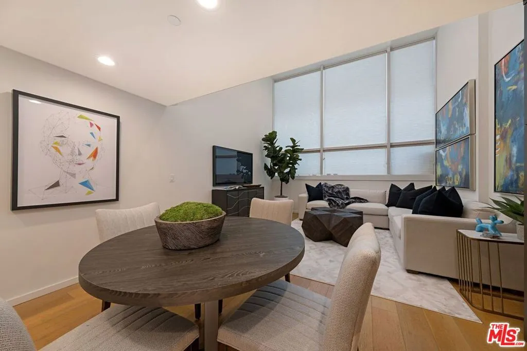 1705 Ocean Ave, Santa Monica, California 90401 home-pic-11