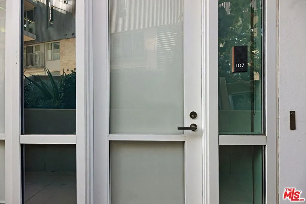 1705 Ocean Ave, Santa Monica, California 90401 home-pic-44