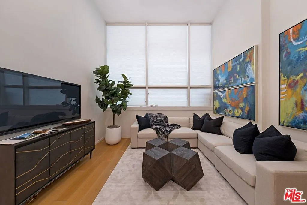 1705 Ocean Ave, Santa Monica, California 90401 home-pic-14