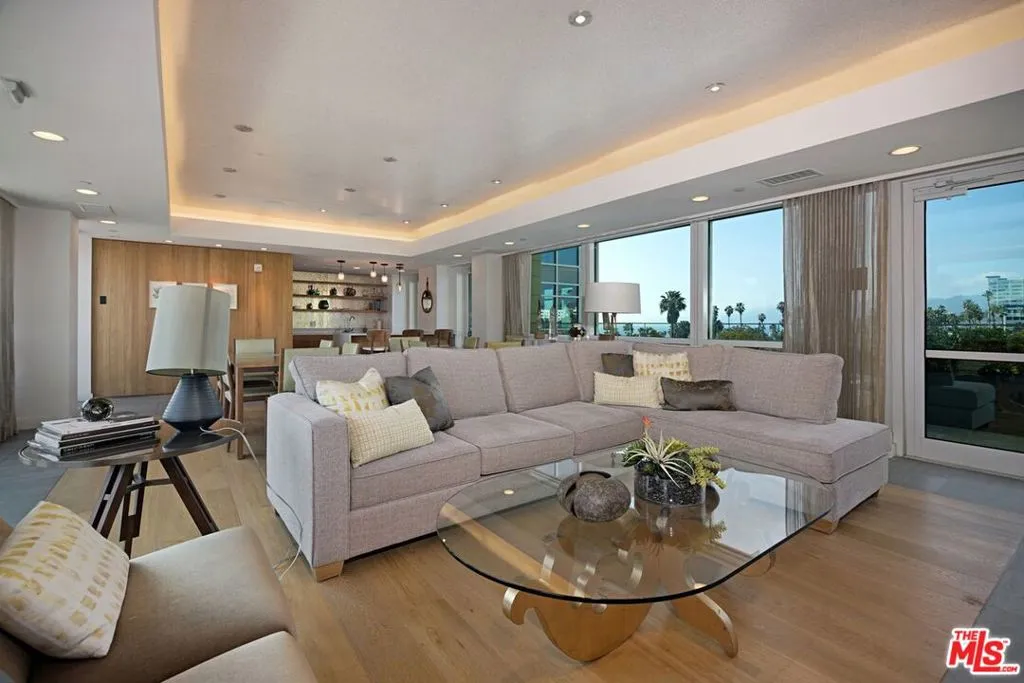 1705 Ocean Ave, Santa Monica, California 90401 home-pic-38