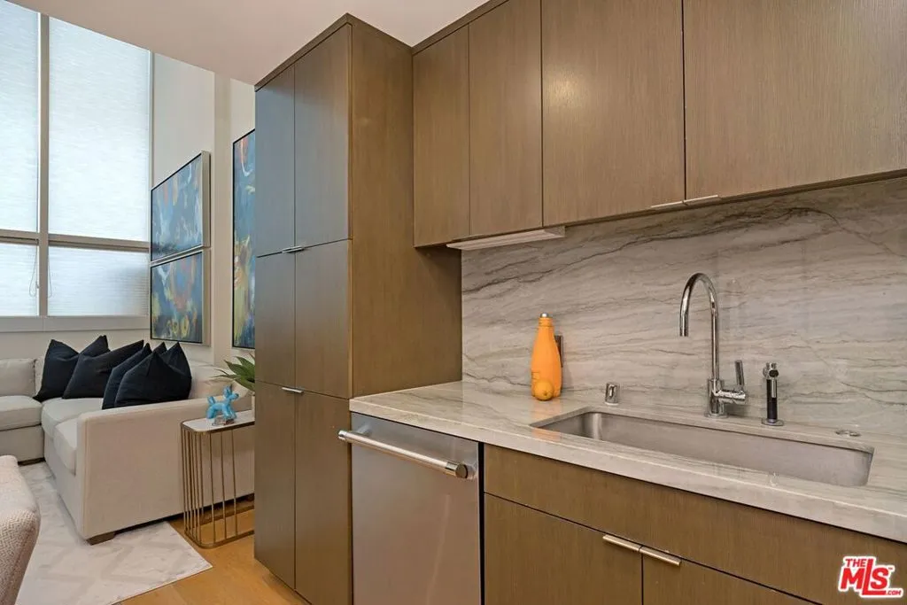 1705 Ocean Ave, Santa Monica, California 90401 home-pic-13