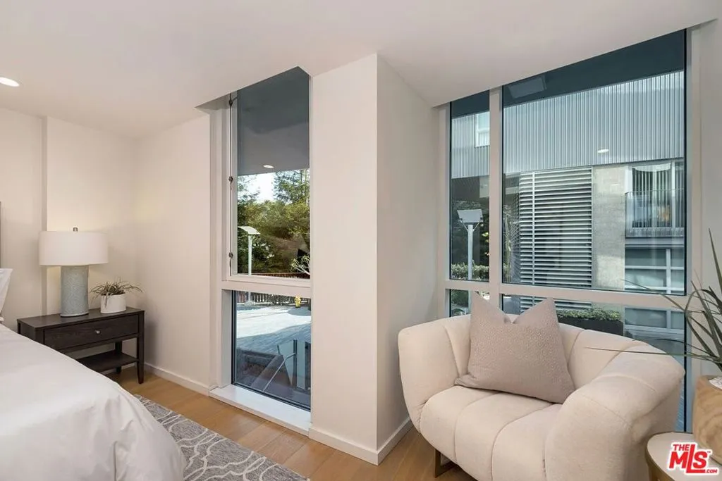1705 Ocean Ave, Santa Monica, California 90401 home-pic-27