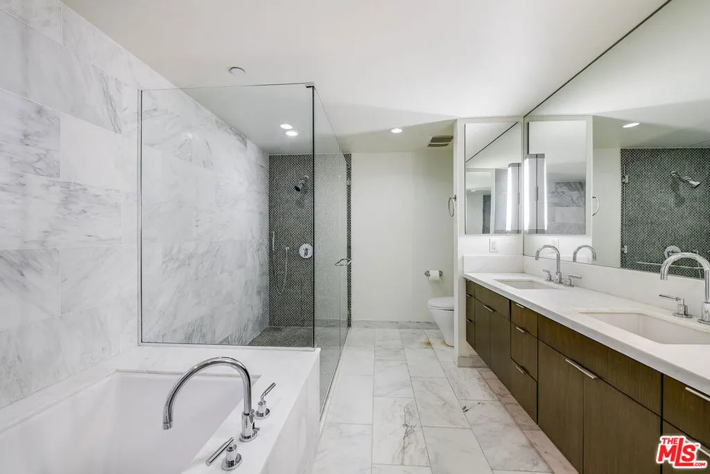 1705 Ocean Ave, Santa Monica, California 90401 home-pic-62