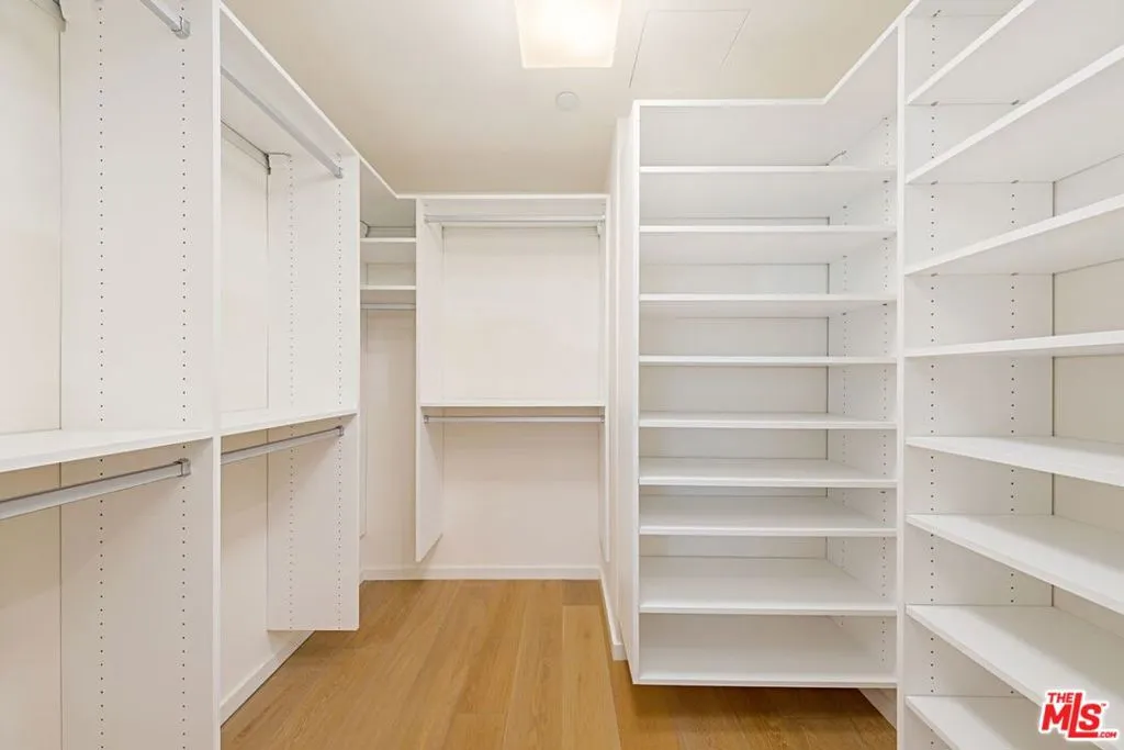 1705 Ocean Ave, Santa Monica, California 90401 home-pic-29