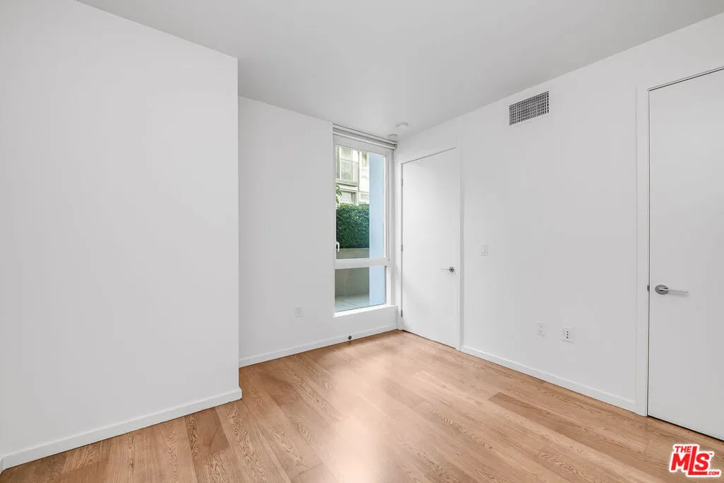 1705 Ocean Ave, Santa Monica, California 90401 home-pic-54