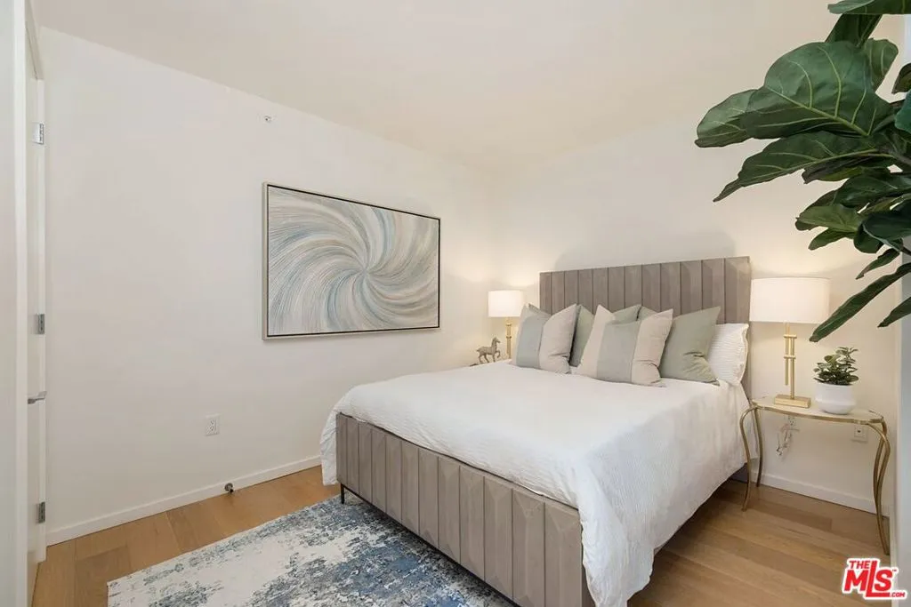 1705 Ocean Ave, Santa Monica, California 90401 home-pic-5