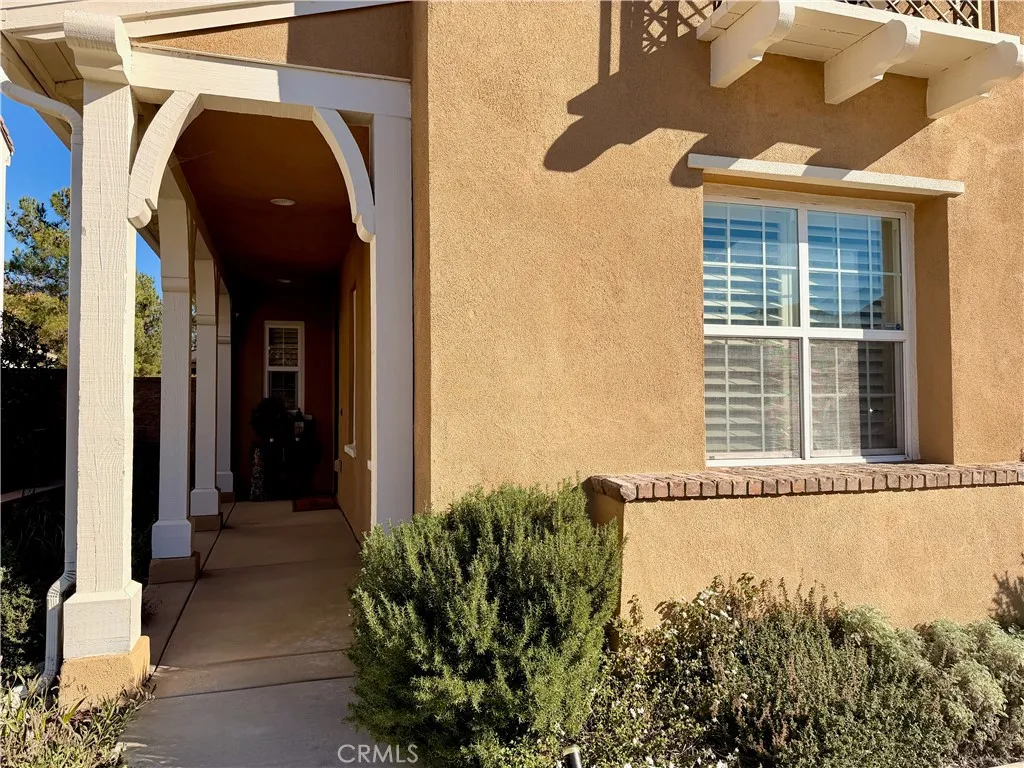 46302 Lone Pine Drive, Temecula, California 92592 home-pic-4