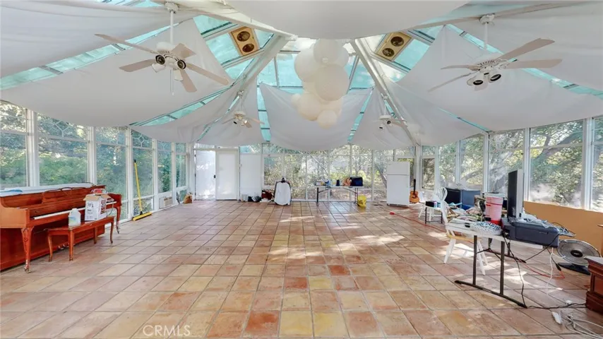 Glass room for office, yoga room, music room, gym...