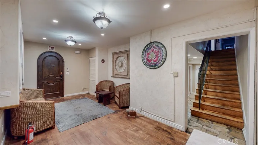 Downstairs entry looking at doojavascript:ManageMediaJS.showDetails(38);r