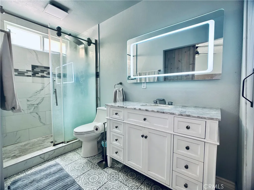 7707 Bolton Avenue, Riverside, California 92503 home-pic-18