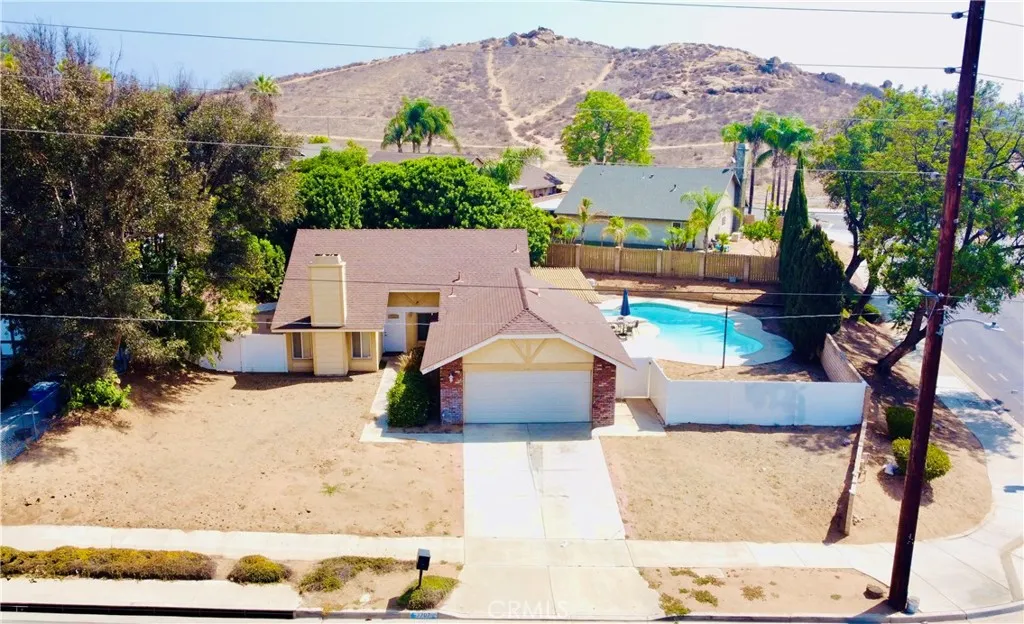7707 Bolton Avenue, Riverside, California 92503 home-pic-0
