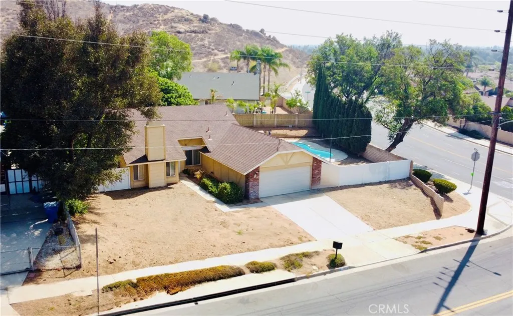 7707 Bolton Avenue, Riverside, California 92503 home-pic-11