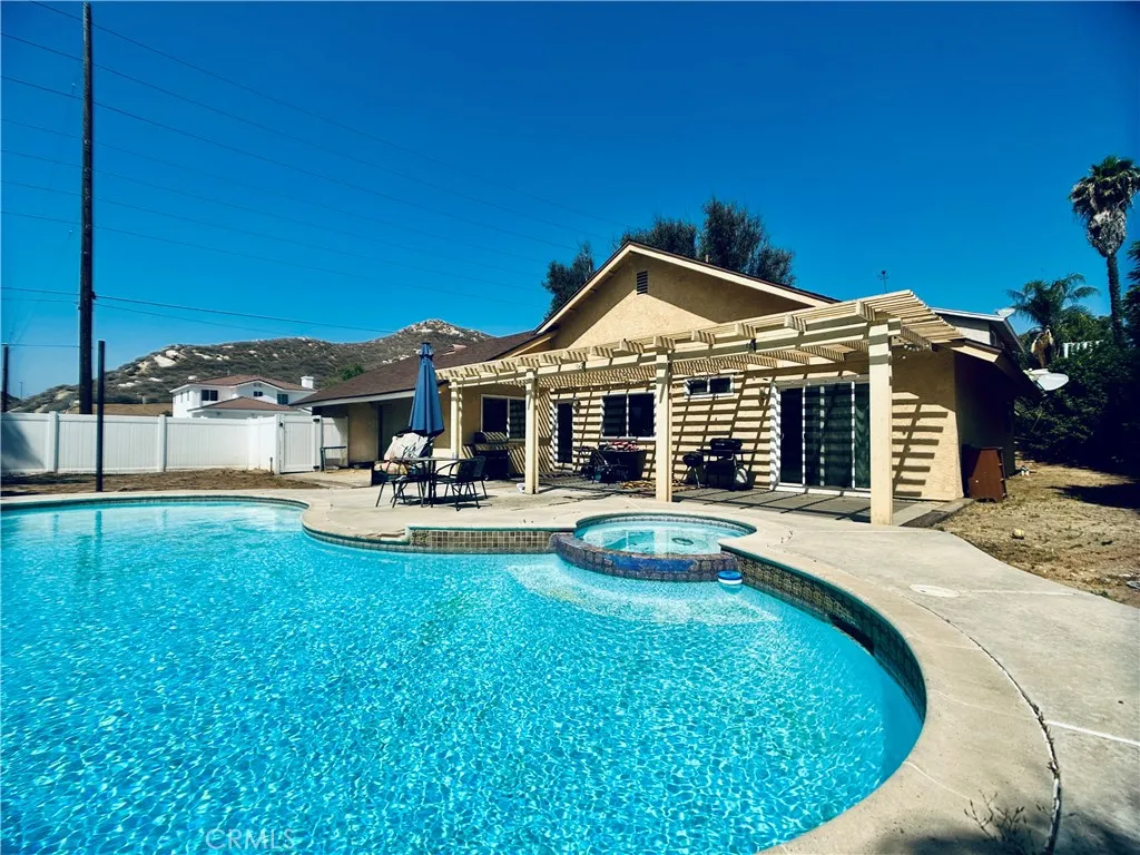 7707 Bolton Avenue, Riverside, California 92503 home-pic-26