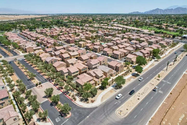 49-web-or-mls-Via De La Paz-S1208-049